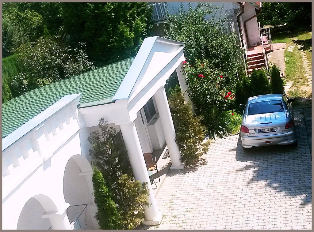 White & Quiet Apartment House Heviz Exterior foto